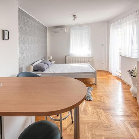 Stella Modern Apartment 2 Νόβι Σαντ Εξωτερικό φωτογραφία